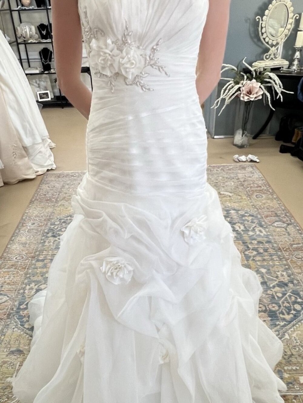 Stunning Ella Rosa Wedding Dress NWT Size 6 Ball Gown Skirt